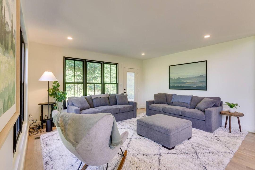 Photo of Livingroom in Bluemont