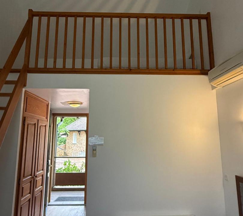 Photo of Others in Lux