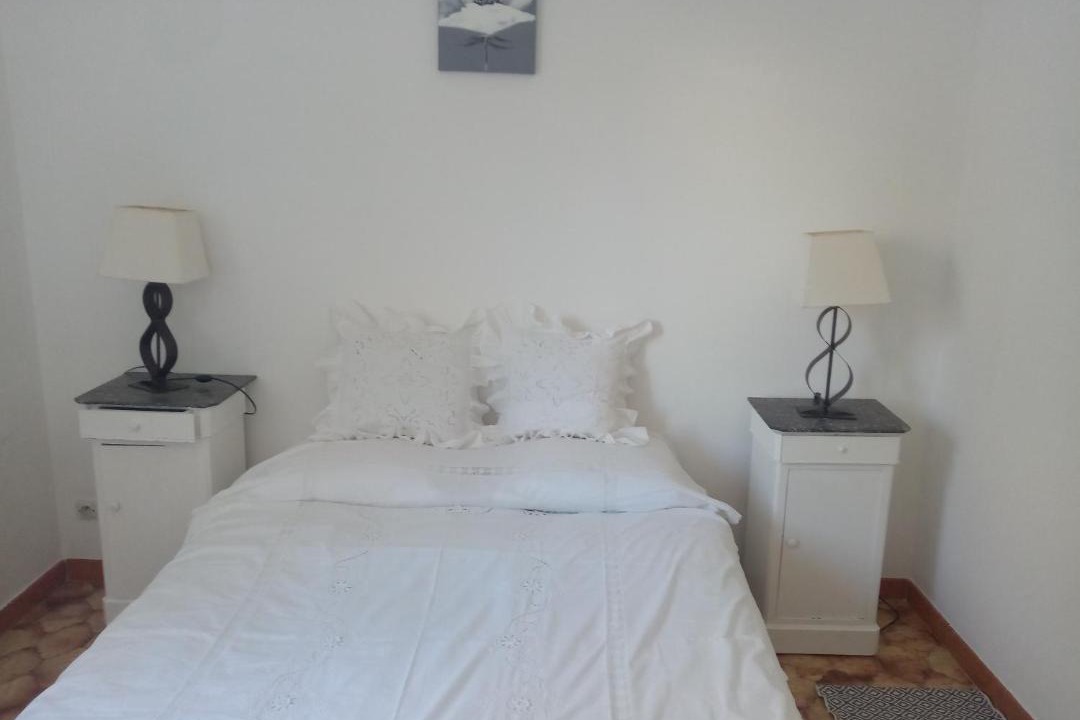 Photo of Bedroom in Contrexeville