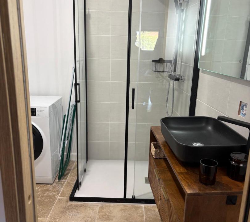 Photo of Bathroom in Paraza