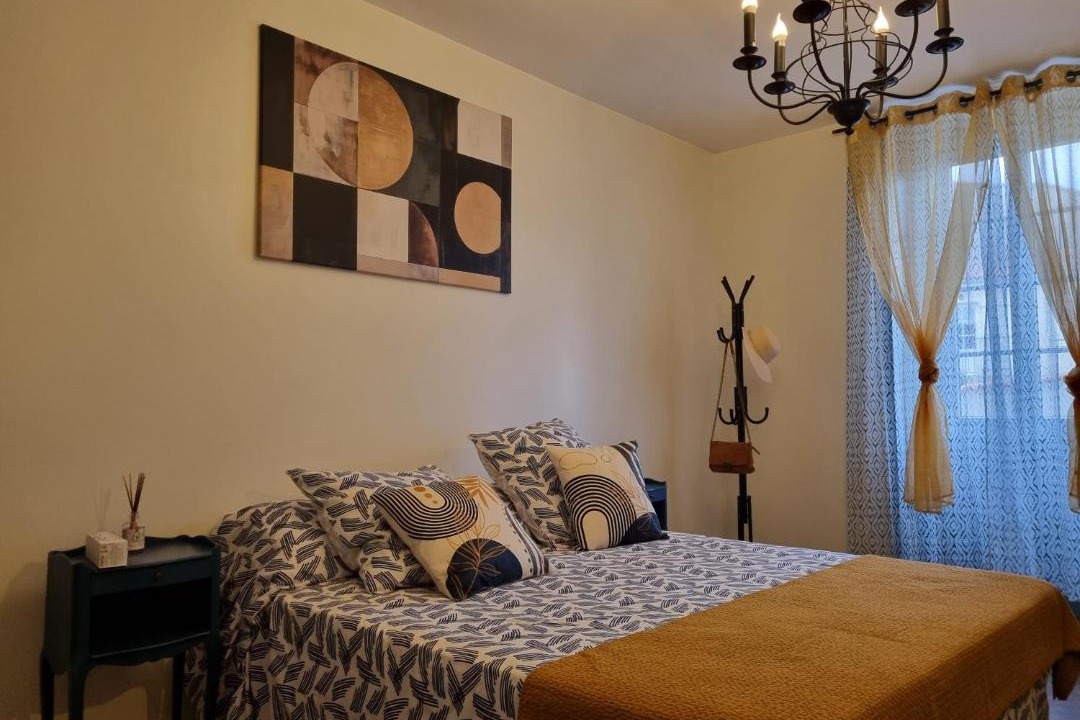 Photo of Bedroom in Saint-Meme-les-Carrieres