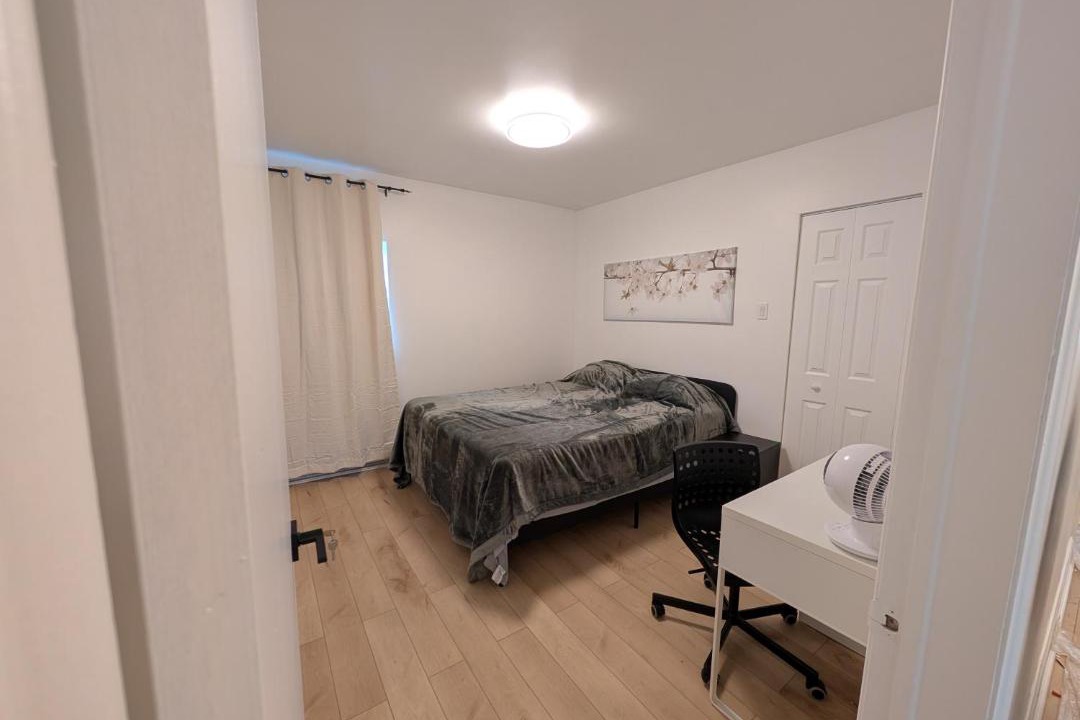 Photo of Bedroom in Longueuil