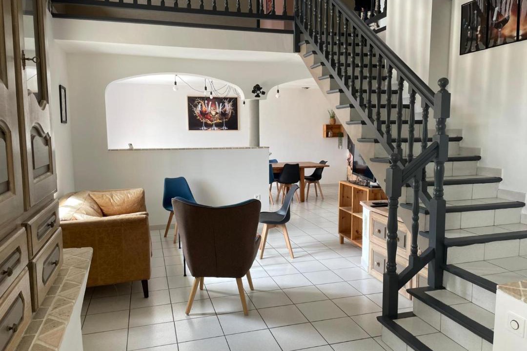 Photo of Others in Sablet