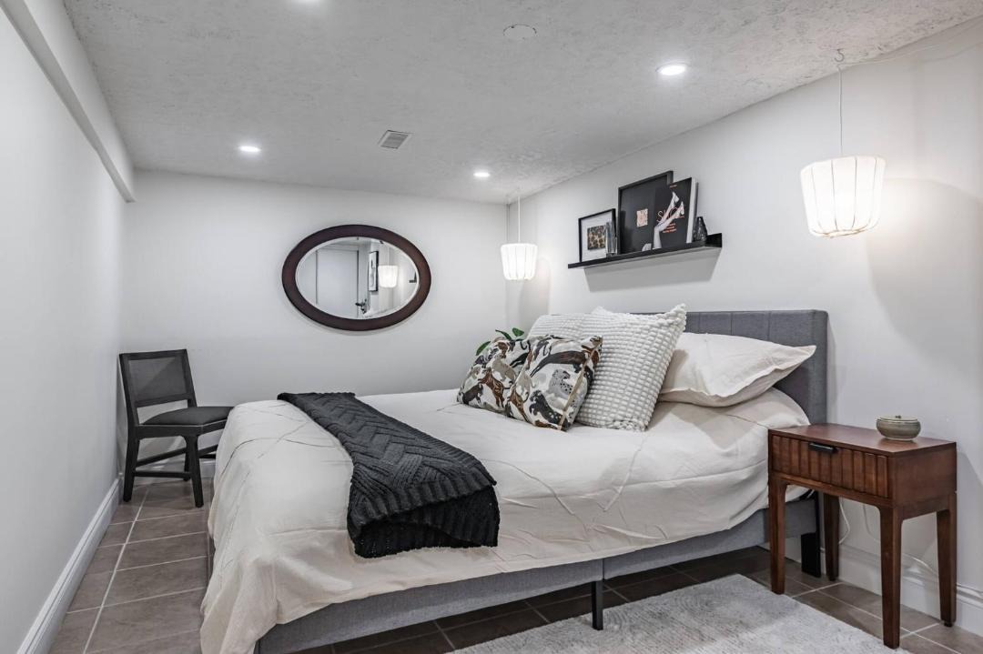 Photo of Bedroom in Lakeview