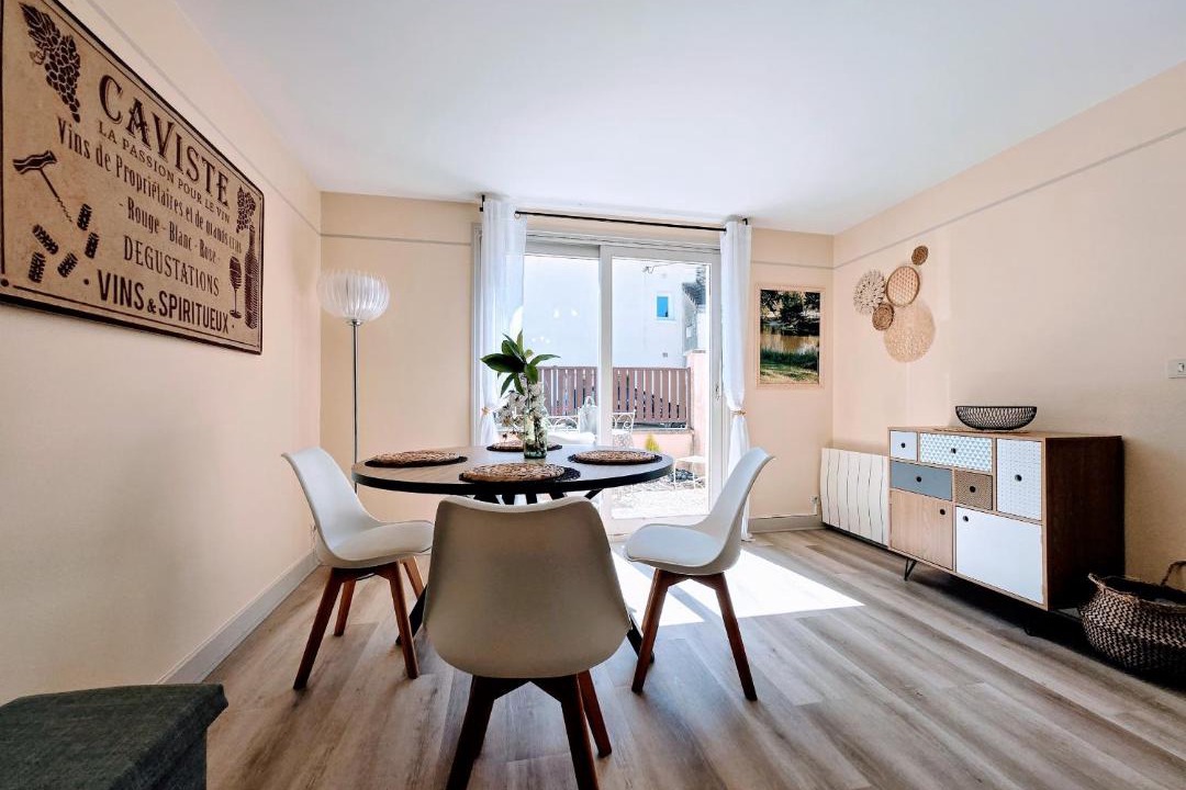 Photo of Others in Chablis