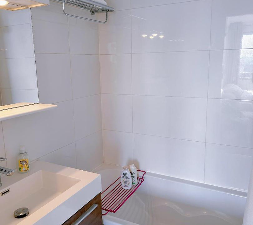 Photo of Bathroom in Python Duvernois