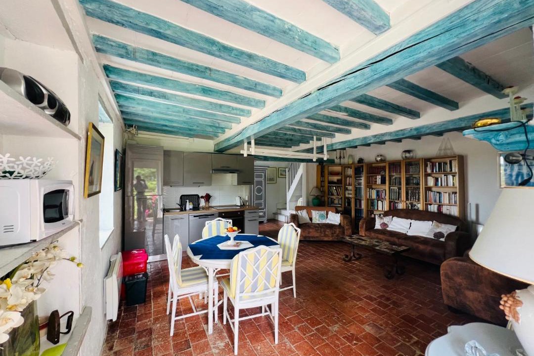 Photo of Others in Maux