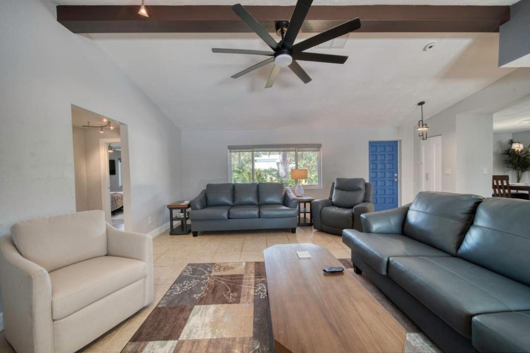 Photo of Livingroom in Bay Harbour