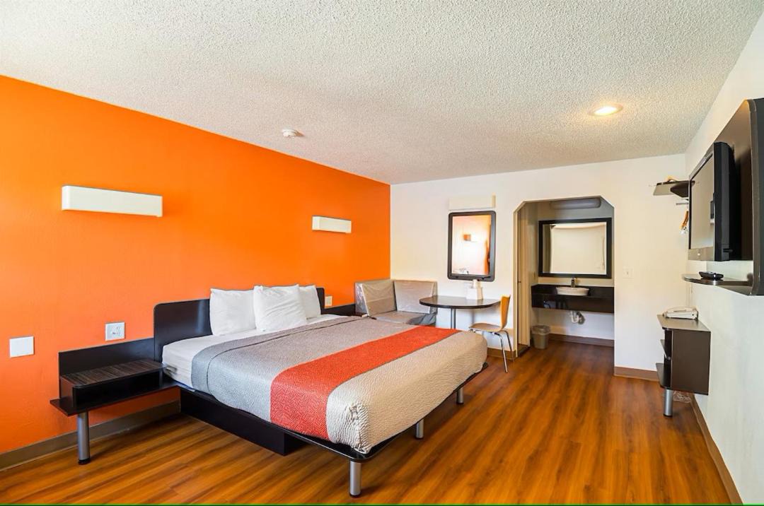 Photo of Bedroom in Blue Springs