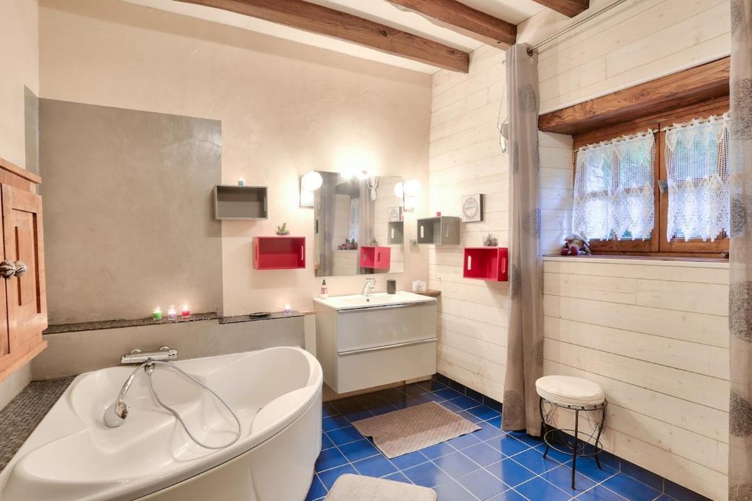 Photo of Bathroom in Sainte-Marie