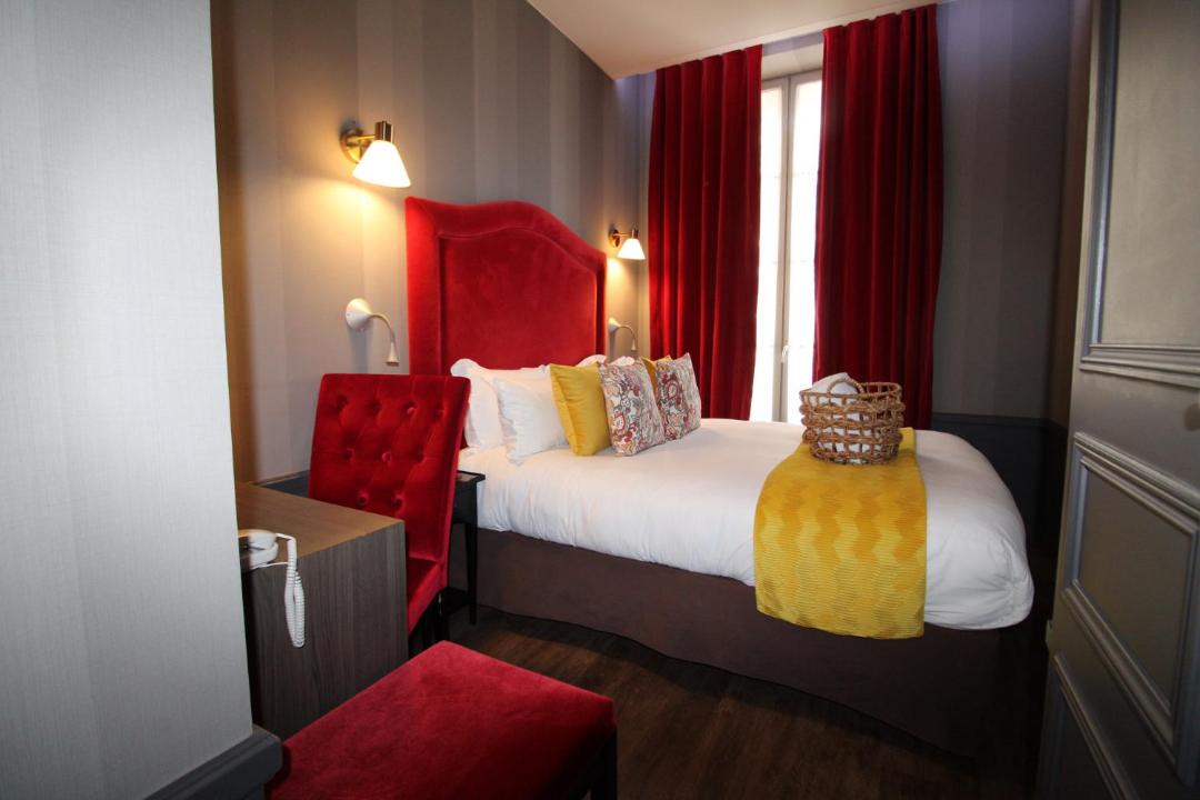 Photo of Bedroom in Carnot - Gailleton