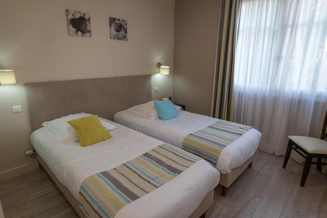 Photo of Bedroom in Le Tour-du-Parc