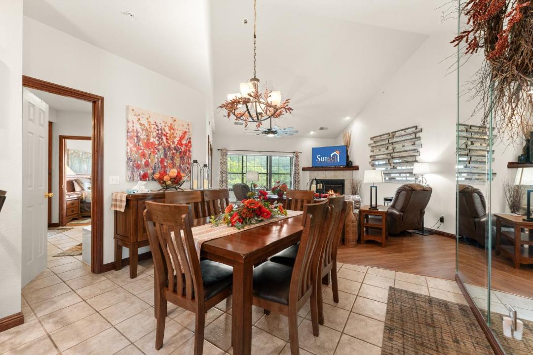 Photo of Others in Hollister