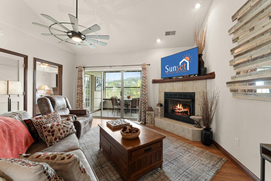 Photo of Others in Hollister