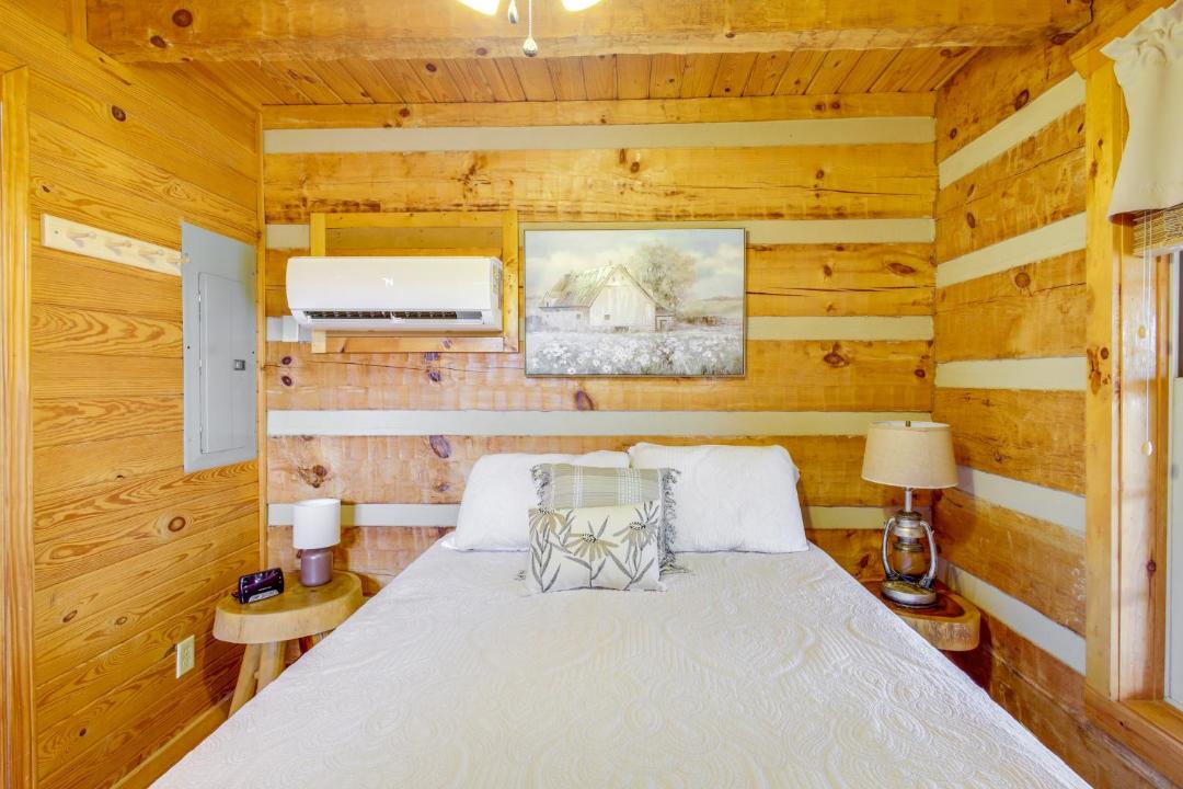 Photo of Bedroom in Bean Station