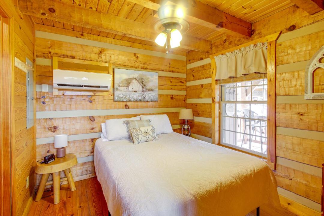 Photo of Bedroom in Bean Station