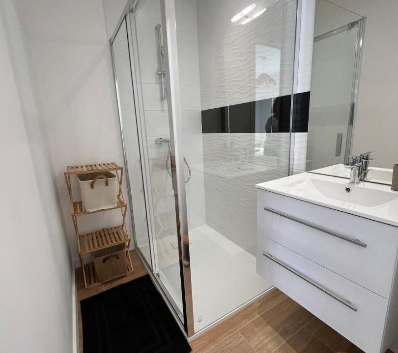 Photo of Bathroom in Saint-Aubin-du-Cormier
