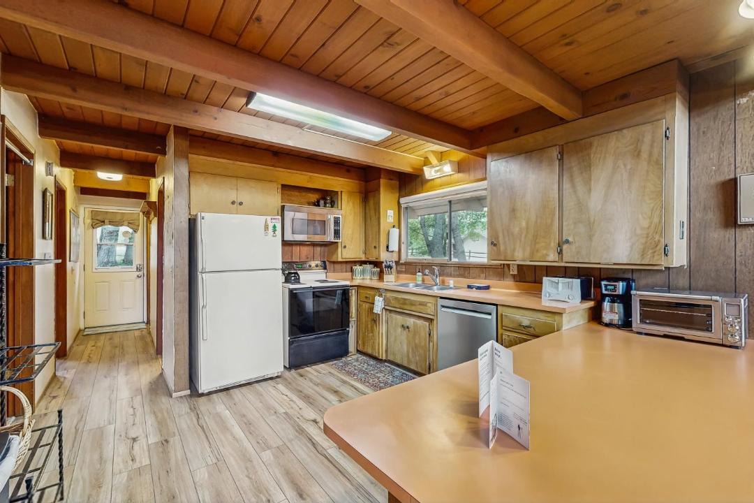 Photo of Kitchen in Groveland