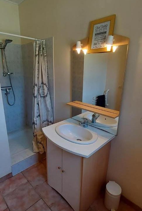 Photo of Bathroom in Cahuzac