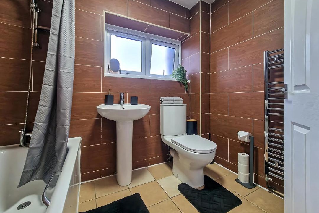 Photo of Bathroom in Long Lawford