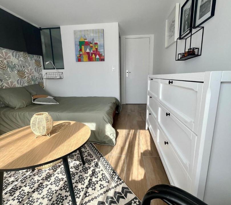 Photo of Others in Creon