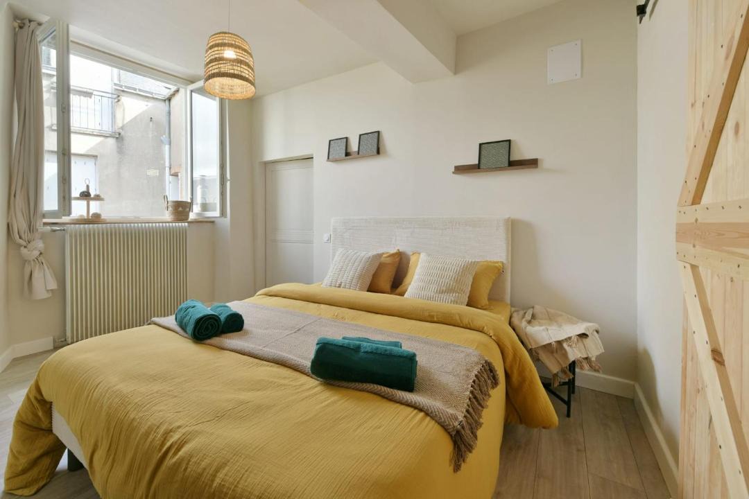 Photo of Bedroom in Centre-ville rive gauche