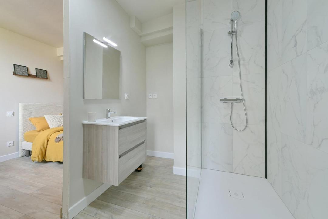 Photo of Bathroom in Centre-ville rive gauche