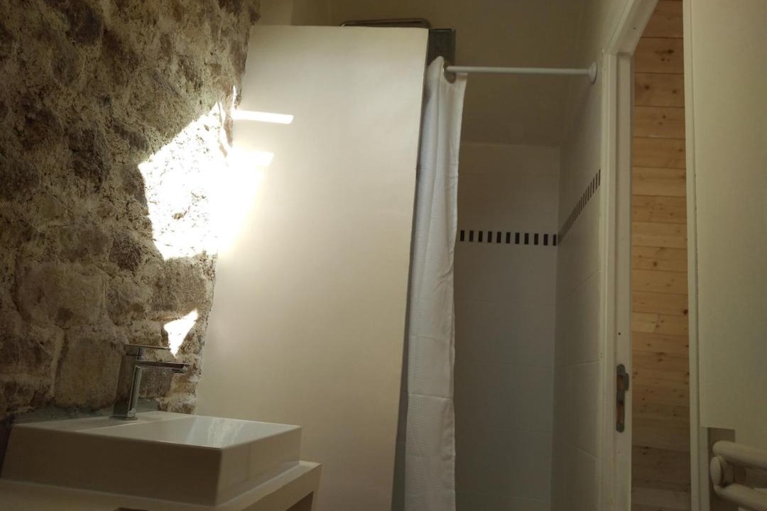 Photo of Bathroom in Sains