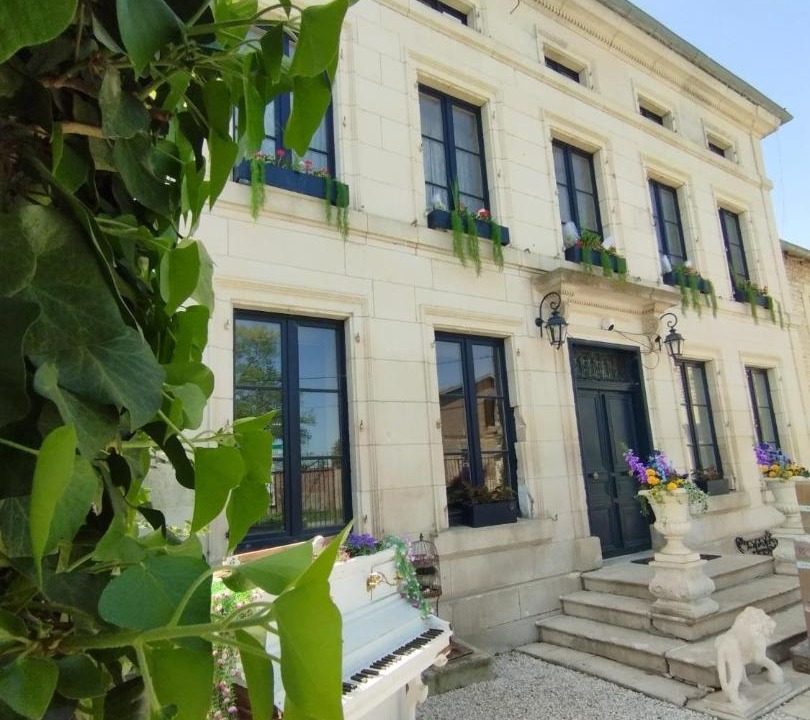 Photo of Others in Woel