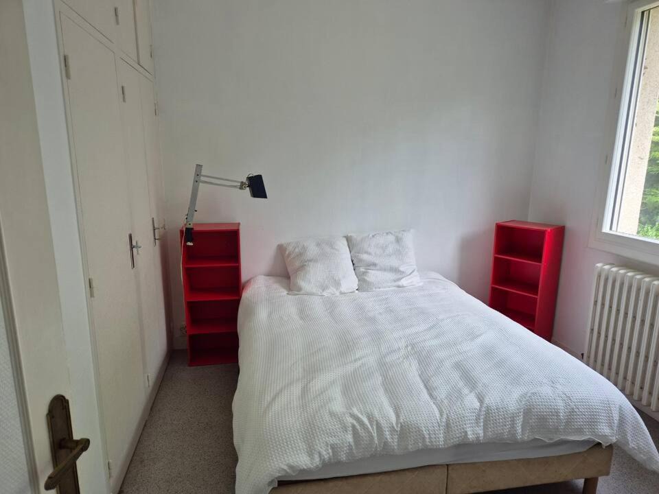 Photo of Bedroom in Chateau-du-Loir