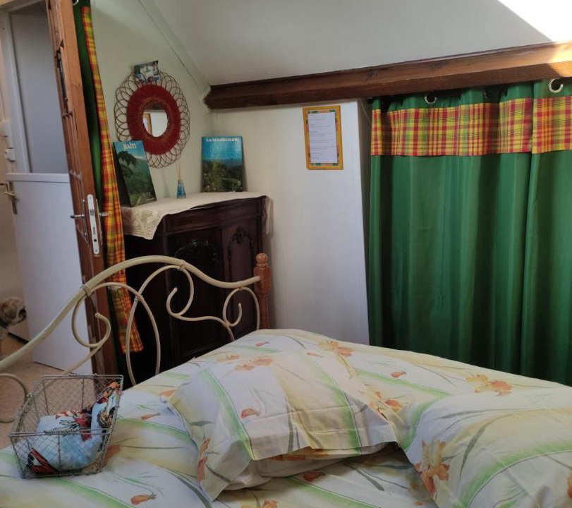 Photo of Bedroom in Montmirail