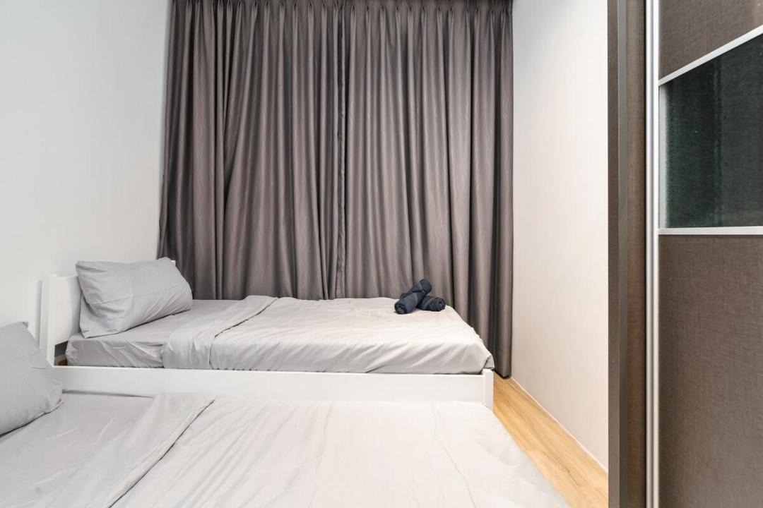 Photo of Bedroom in Tropicana