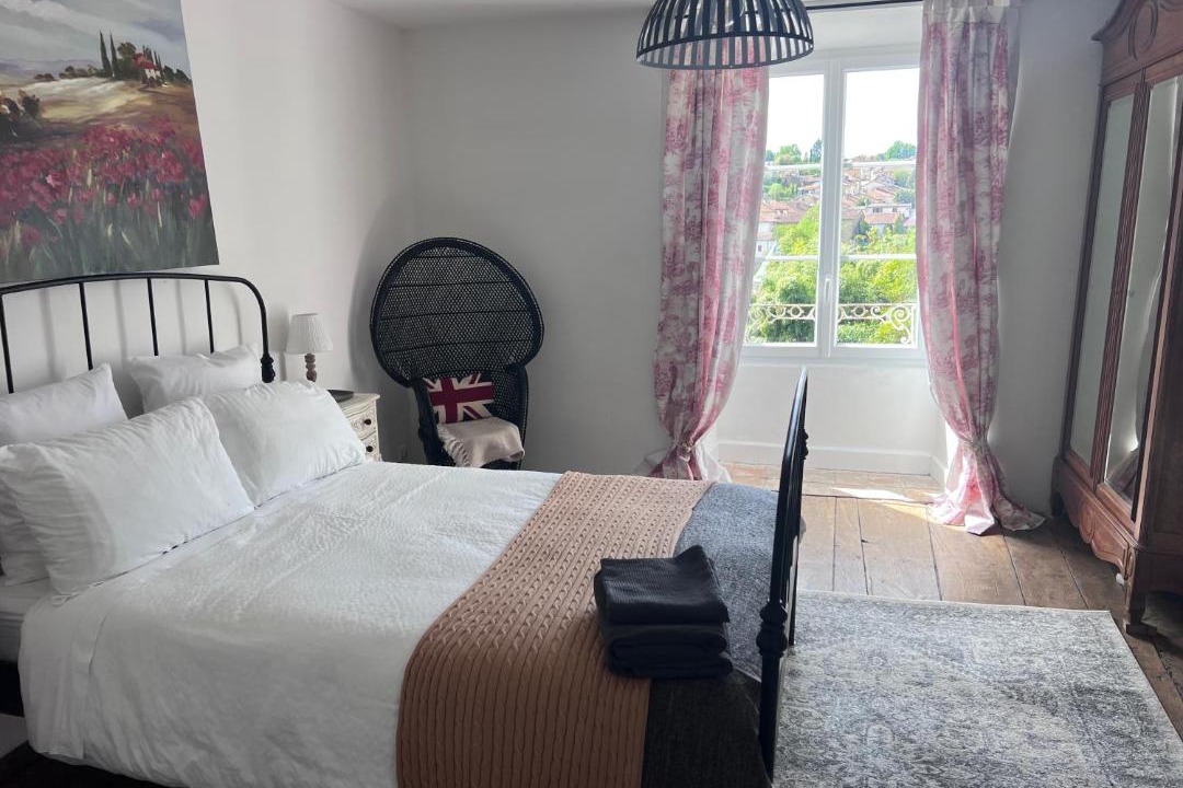 Photo of Bedroom in L'Isle-Jourdain