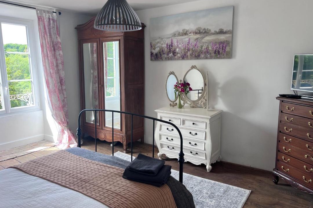 Photo of Bedroom in L'Isle-Jourdain