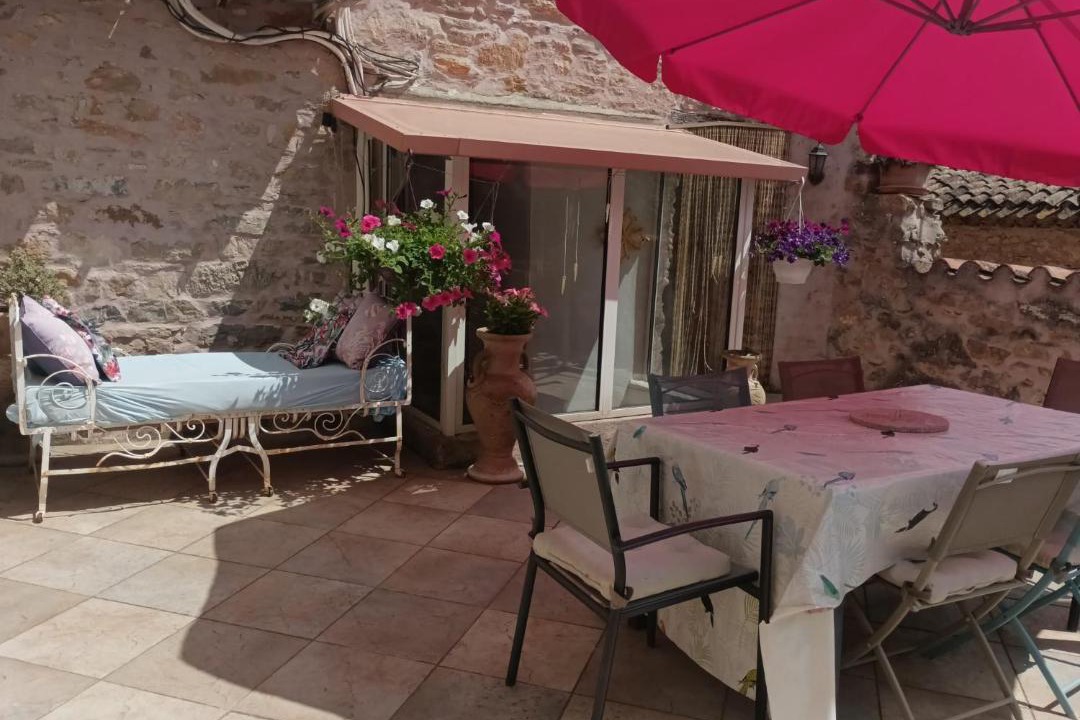 Photo of Patio Balcony in Saint-Chinian