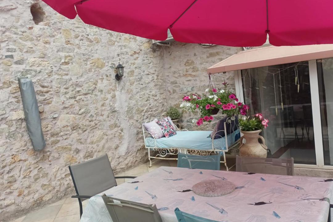 Photo of Patio Balcony in Saint-Chinian