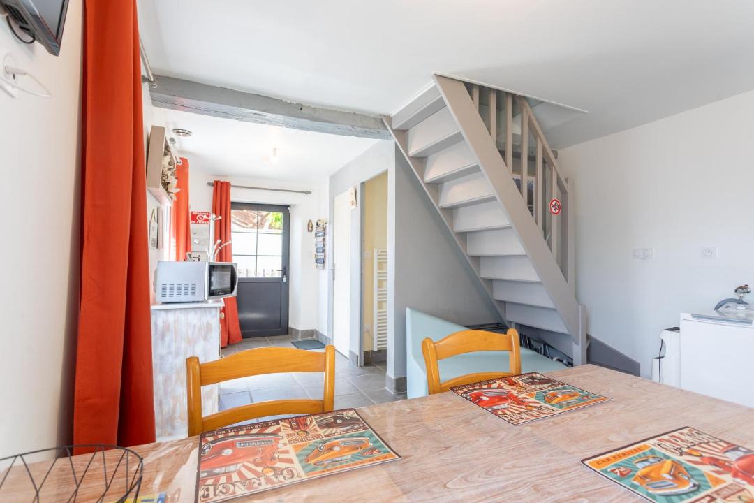 Photo of Others in Mont