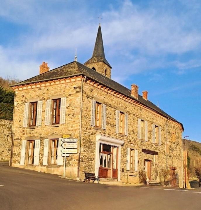 Photo of Buildings in Grenier-Montgon