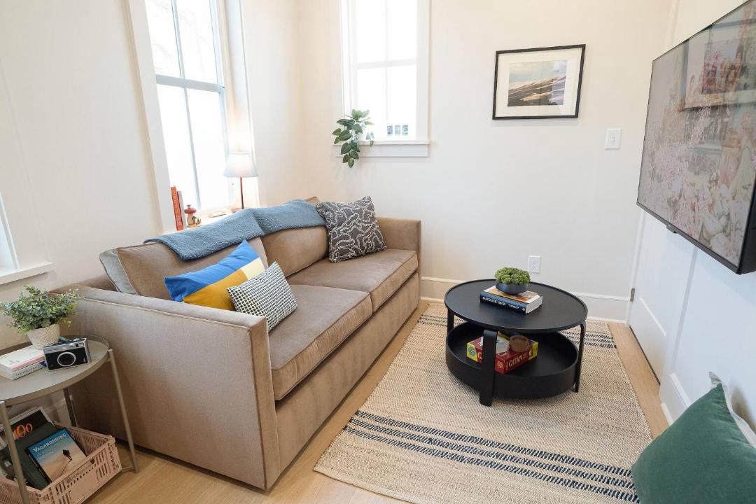 Photo of Livingroom in Downtown