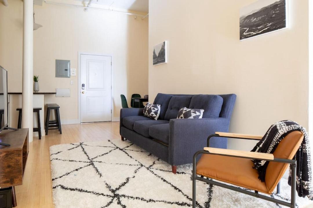 Photo of Others in Downtown Boston