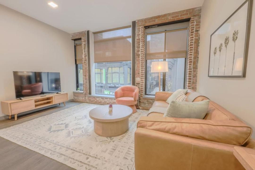 Photo of Others in Downtown Boston