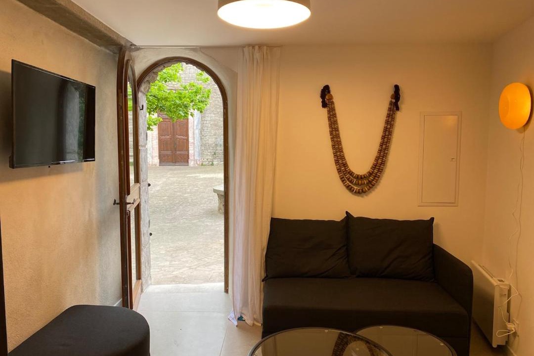 Photo of Others in Aigne