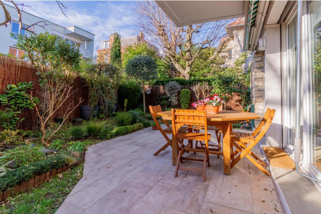 Photo of Patio Balcony in Saint-Cloud