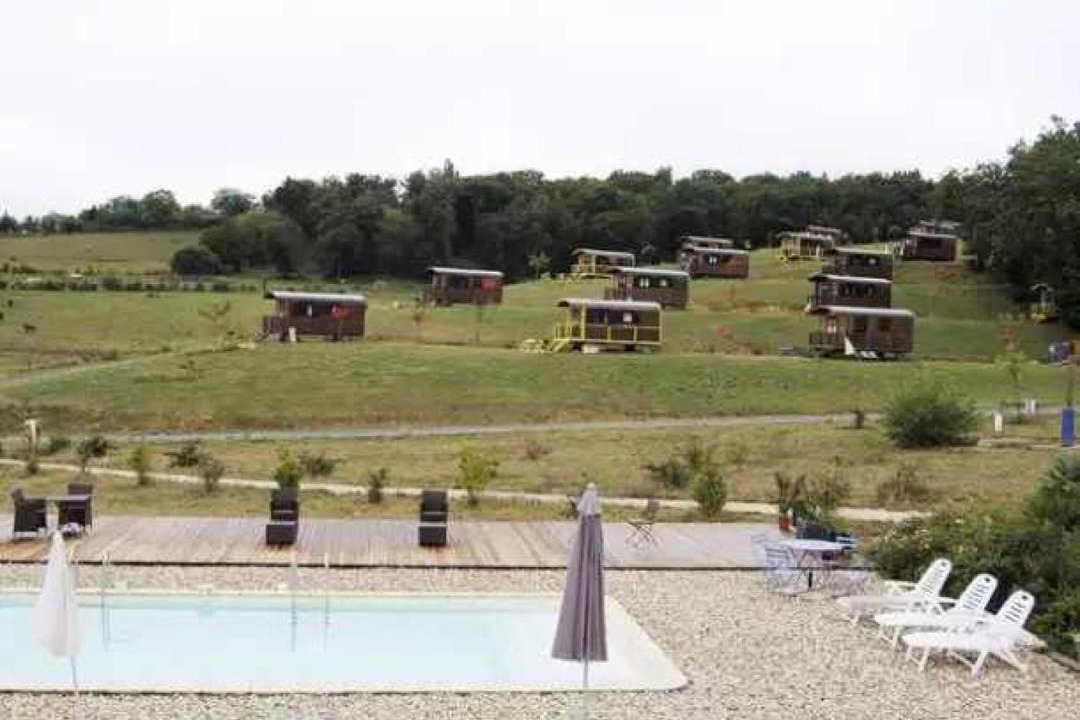 Photo of Others in Estipouy
