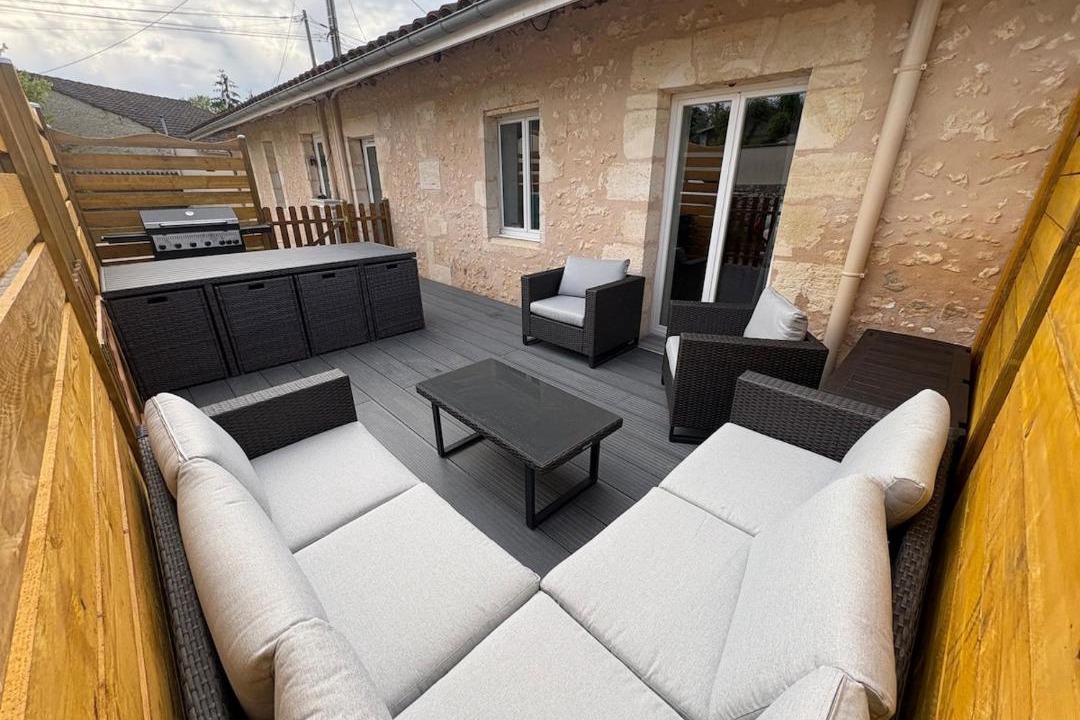 Photo of Patio Balcony in Saint-Laurent-de-Medoc