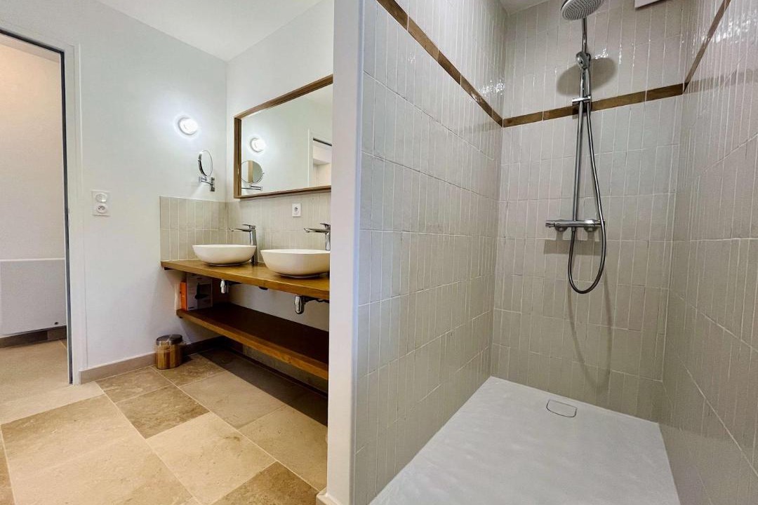 Photo of Bathroom in Carentan