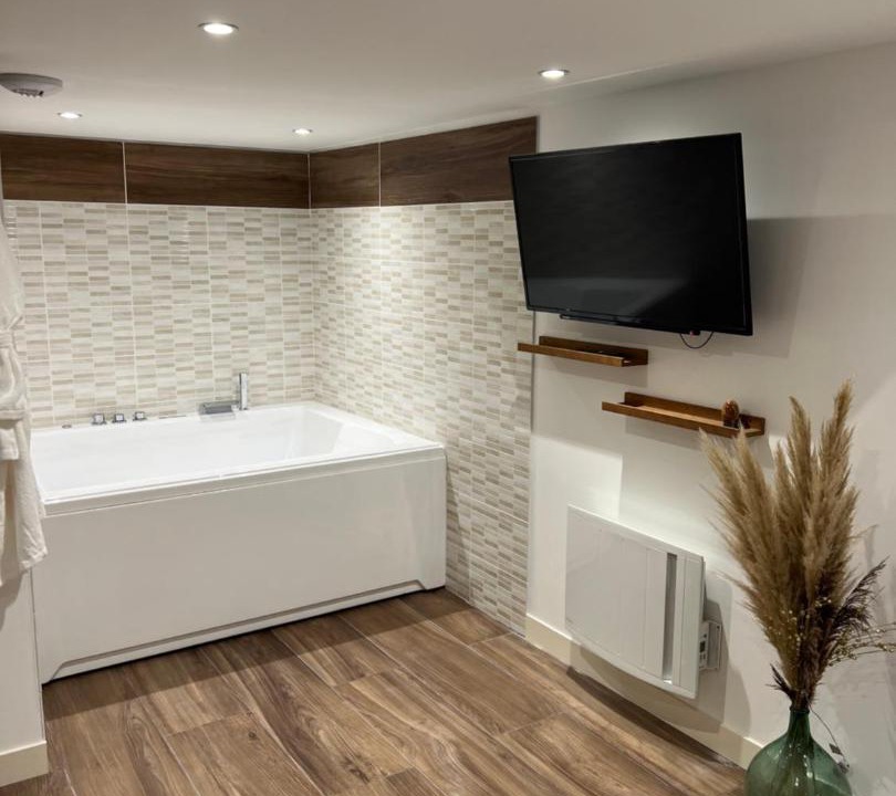 Photo of Others in Guecelard