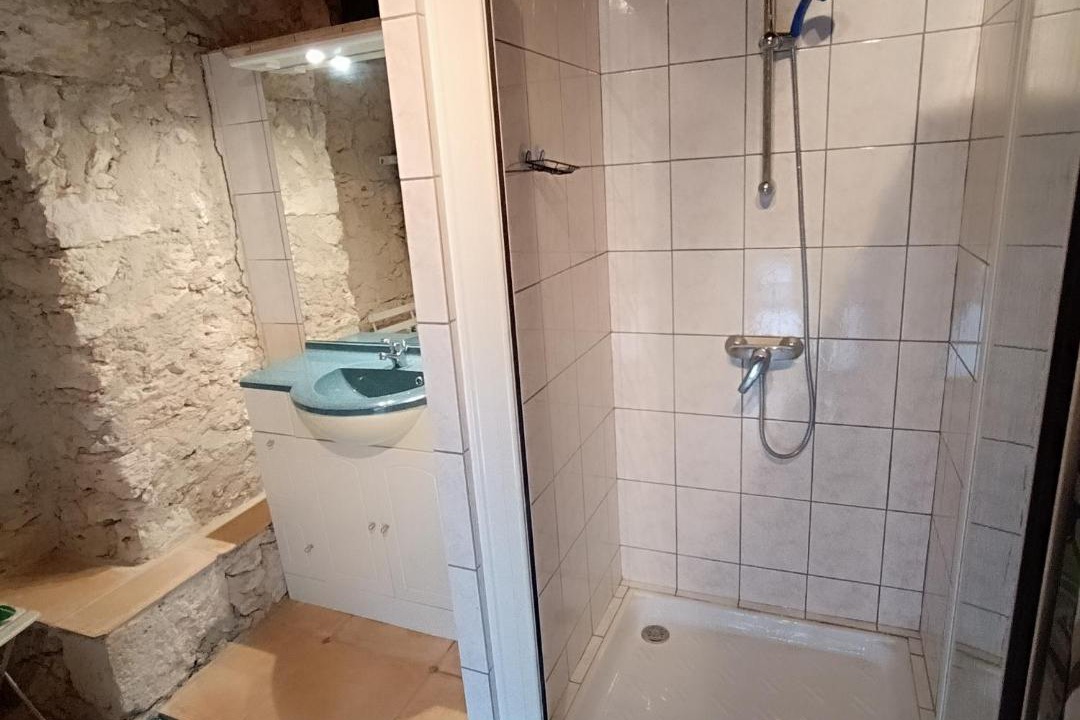 Photo of Bathroom in Condom