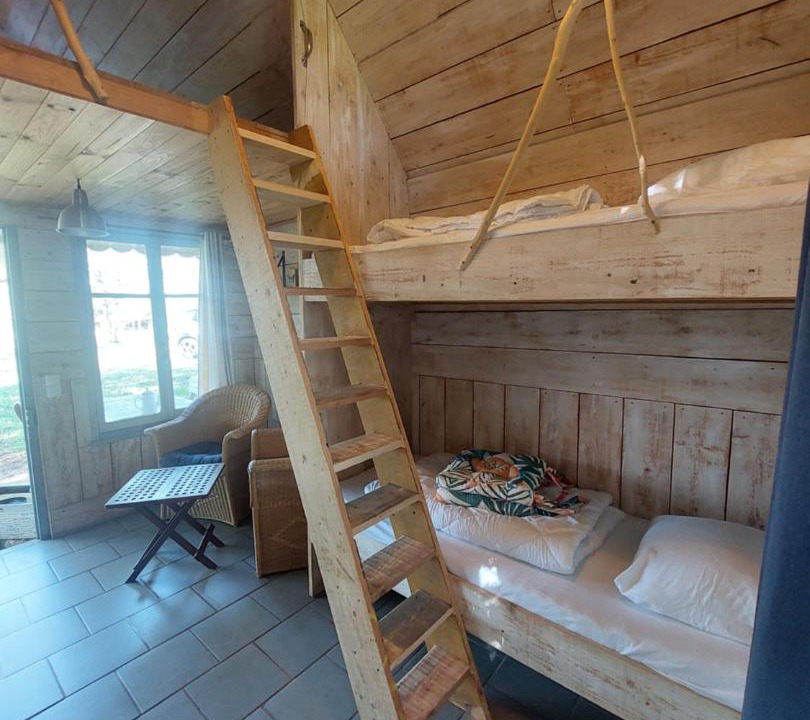 Photo of Others in Hurecourt