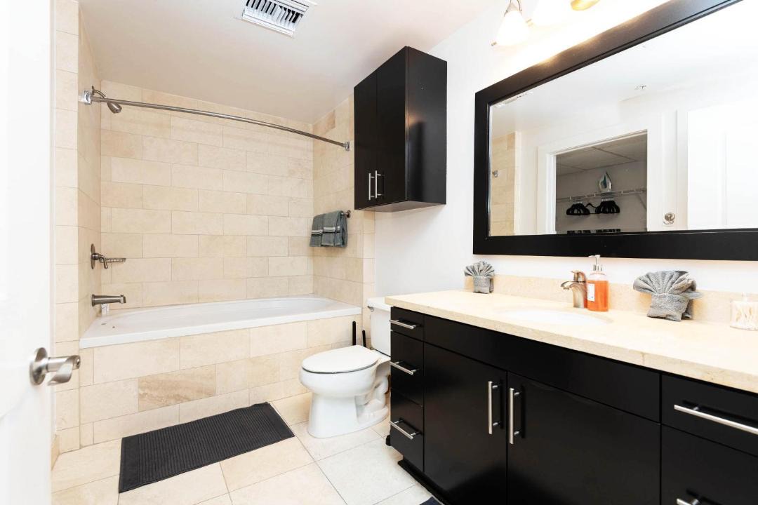 Photo of Bathroom in Downtown Los Angeles